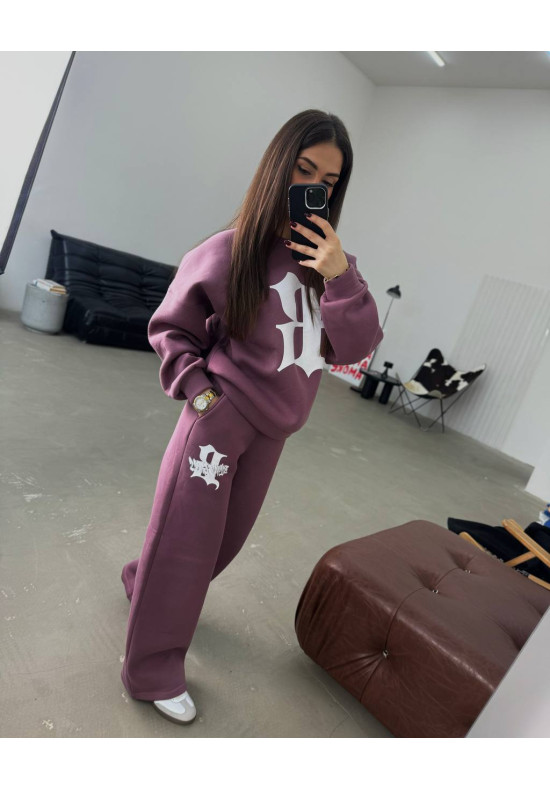 Жіночий спортивний костюм 