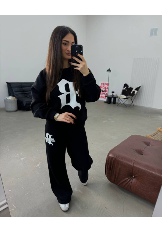 Жіночий спортивний костюм чорного кольору 